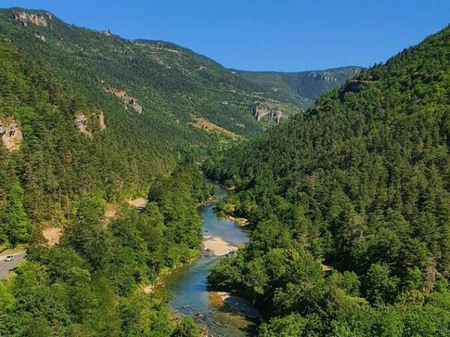 In the Gorges du Tarn towards the vineyards