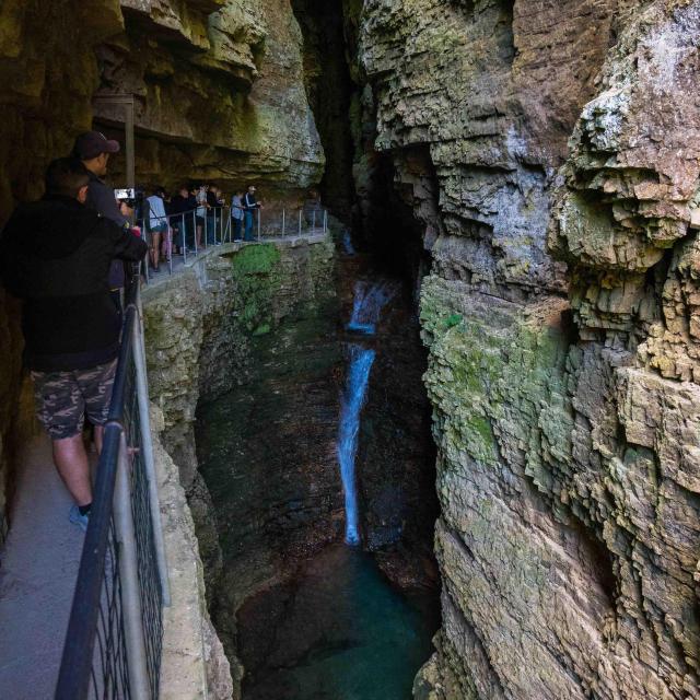 Abîme De Bramabiau Suivre Le Bonheur ©ot Millau Grands Causses A. Humbert