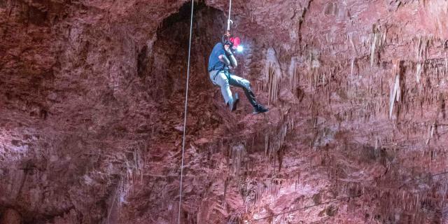 Descente En Rappel A Laven Armand Aventure 17 Laetitia Raisin Robert