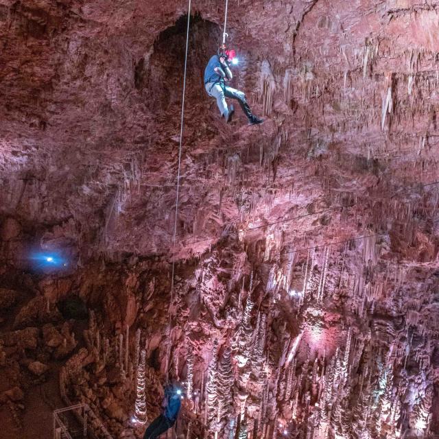 Descenso en rappel en Laven Armand Aventure 17 Laetitia Raisin Robert