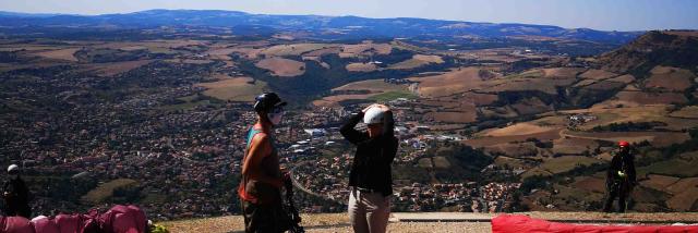 Paragliding Pouncho Activites Nature 13 Millau Laetitia Raisin Robert