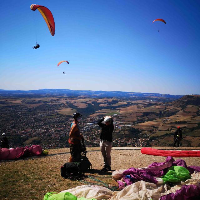 Paragliding Pouncho Activiteiten Natuur 13 Millau Laetitia Rozijn Robert