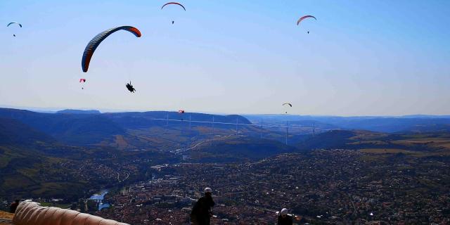 Paragliding Pouncho Activites Nature 21 Millau Laetitia Raisin Robert