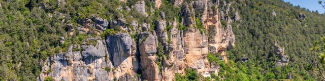 Rando Aerienne Villages Troglodytiques Aventure 25 Gorges Du Tarn Laetitia Raisin Robert