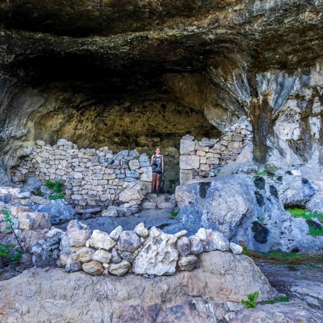 Rando Aerienne Villages Troglodytiques Aventure 36 Gorges Du Tarn Laetitia Raisin Robert