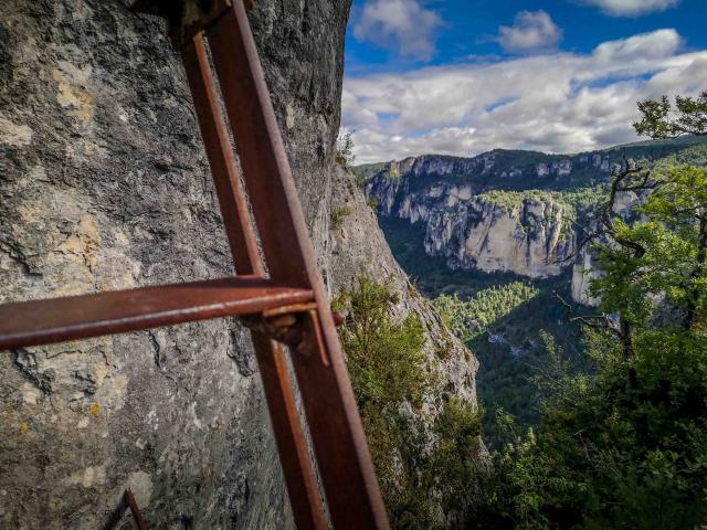 Rando Echelles Cinglegros Aventure 14 Gorges Du Tarn Laetitia Raisin Robert