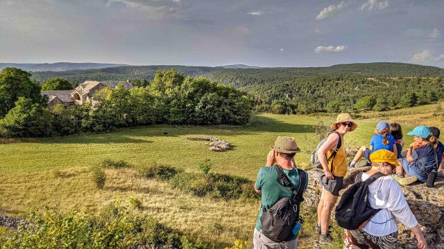 Sur Les Traces Du Berger Avontuur 10 Roquesaltes Laetitia Rozijn Robert