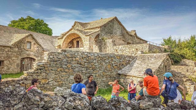 Sur Les Traces Du Berger Aventure 1 Roquesaltes Laetitia Raisin Robert