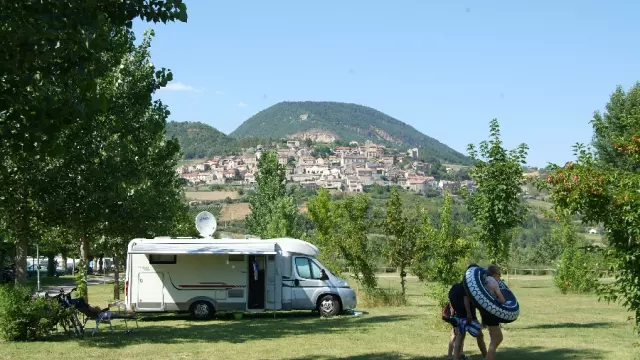 Aire De Camping Car Vue Compeyre Camping La Belle Etoile