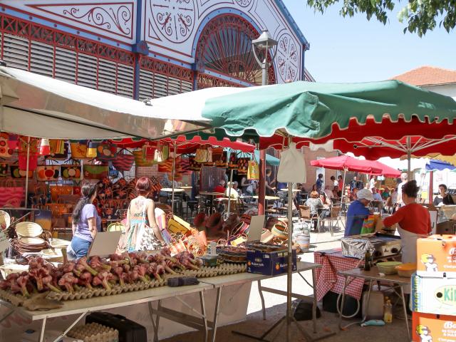 Marche Halles 68 Office De Tourisme Millau Credit Greg Alric