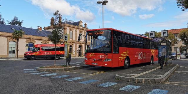 Bus Lio Millau station