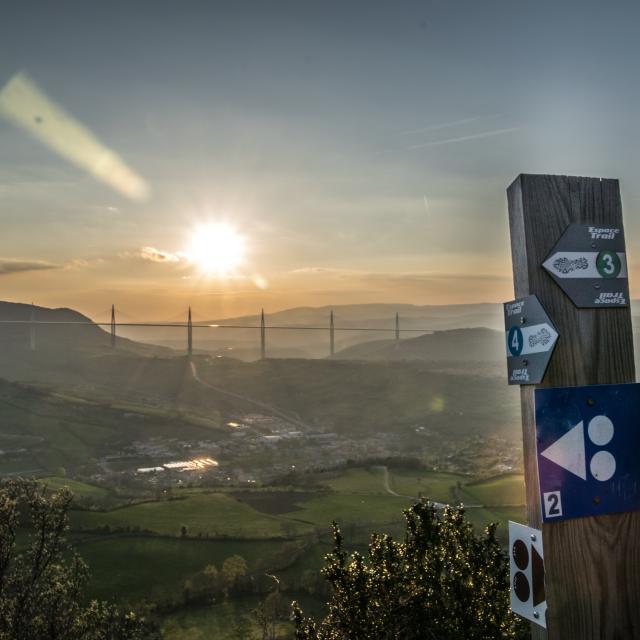 Balises Trail Vue Viaduc Couchant