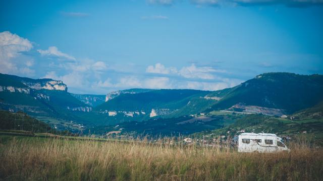 Camping Car Viaduc01 Alexandre Humbert