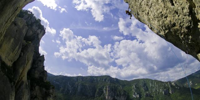 Daniel Du Lac in the Men Infinity Lane, 8c, at the PETZL Roc Trip / Vibram Natural Games 2009, Millau, France.