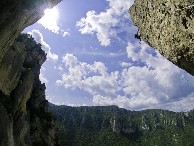 Daniel Du Lac in the Men Infinity Lane, 8c, at the PETZL Roc Trip / Vibram Natural Games 2009, Millau, France.