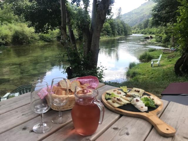 Moulin De Parayre Table