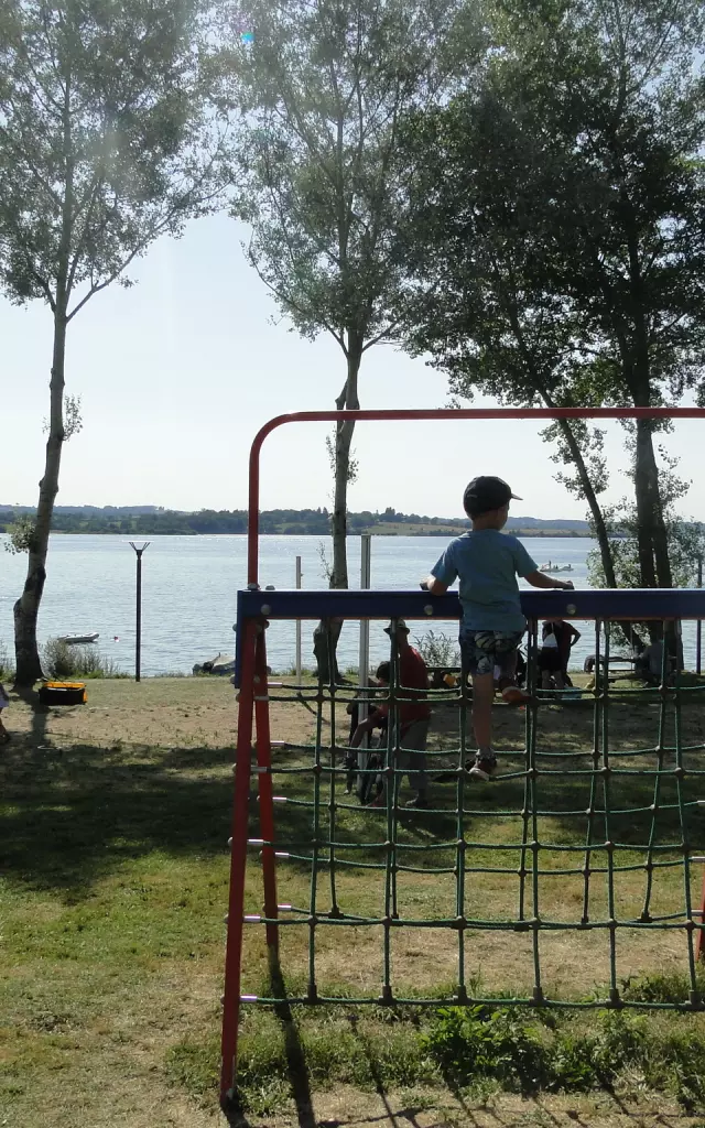 Jeux Lac Pareloup Plage Vernhes Lac Levezou Aveyro Pareloup Levezou 11