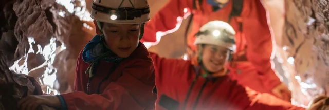 Decouverte Speleologie Enfants Melanie Et Guillaume Min