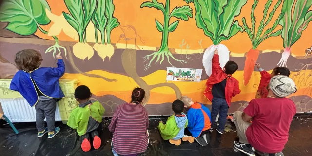 Animations Familles Peinture Fresque Marion Delattre Grandes Et Moyennes Section De Maternelle Jules Ferry